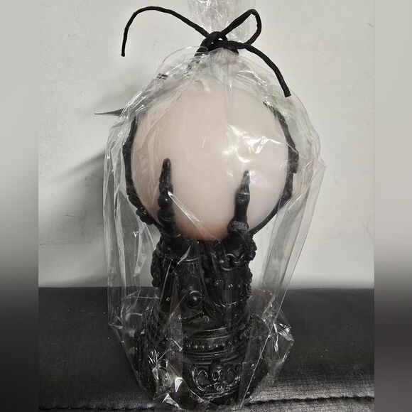 New Halloween Hand Wrapped Ball with Bleeding Red Candle, Зх5 - Picture 3 of 4